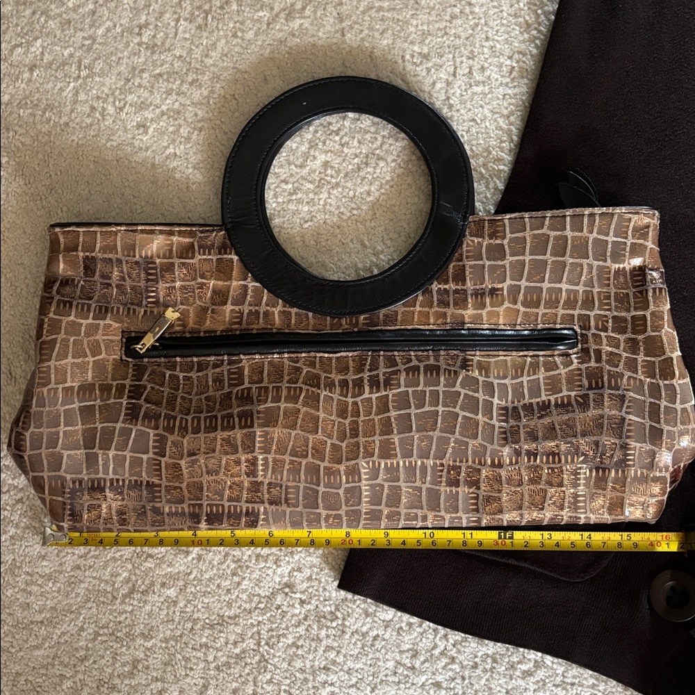 Faux Crocodile Pattern Clutch - Picture 16 of 16